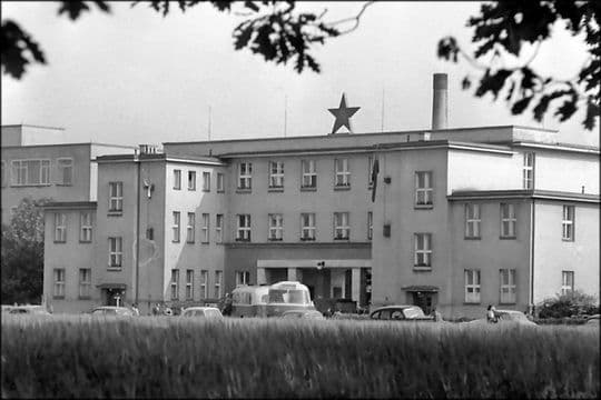 Nemocnica v Hradci Královom, kde bola privezená časť obetí, zdroj: vlaky.net