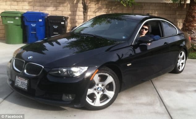 Elliot Rodger vo svojom aute BMW, zdroj: Daily Mail