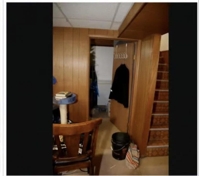 Vedro, v ktorom bola nájdená hlava, penis a nože, zdroj: Reddit