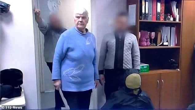 Sofia Žukova pri rekonštrukcii jednej z vrážd, zdroj: Daily Mail